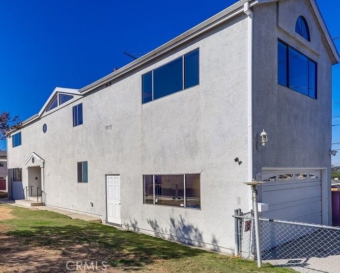 Property Photo: 129 N Marshall Ct CA 90731