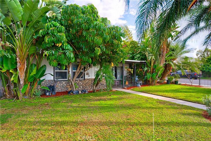 6580 Lake  Riverside CA 92503 photo