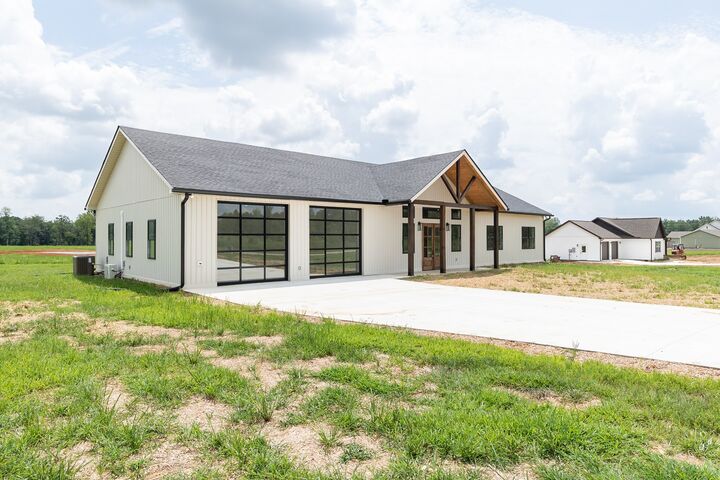 Property Photo:  188 Beartown Rd  TN 38469 