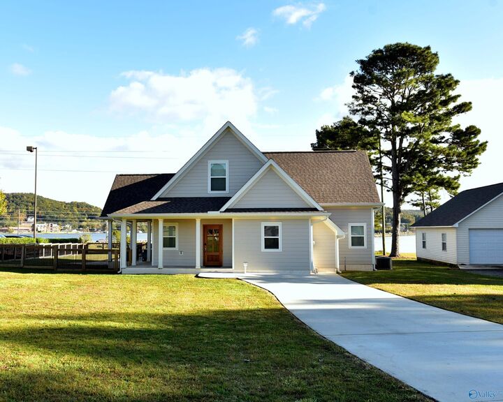 Property Photo: 2401 Cowen Circle AL 35976