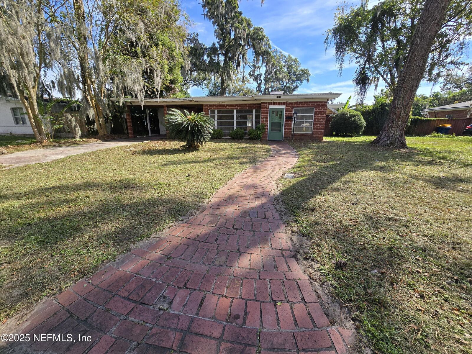 Property Photo: 1511 River Bluff Road N FL 32211
