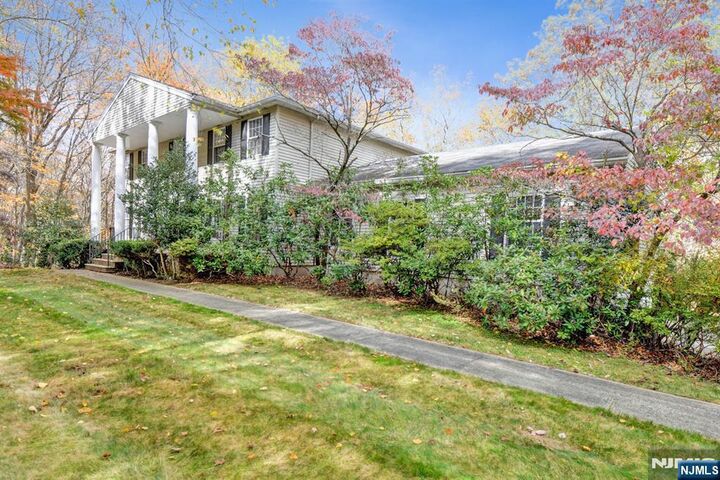 Property Photo:  6 Brookvale Terrace  NJ 07405 