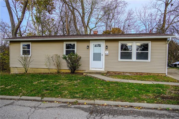 512 Maple Street A  Parkersburg WV 26101 photo