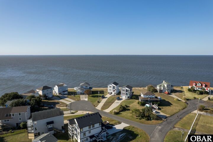 Property Photo:  102 King Edward Court  NC 27948 