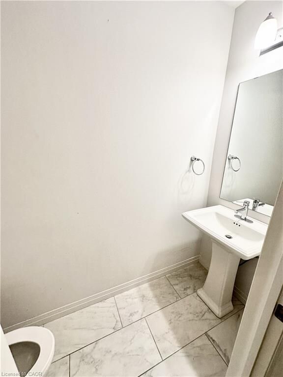 Property Photo:  16 Ritchie Lane  ON L9G 3K9 