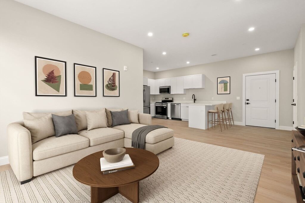 Property Photo:  7 Cross St 306  MA 01887 