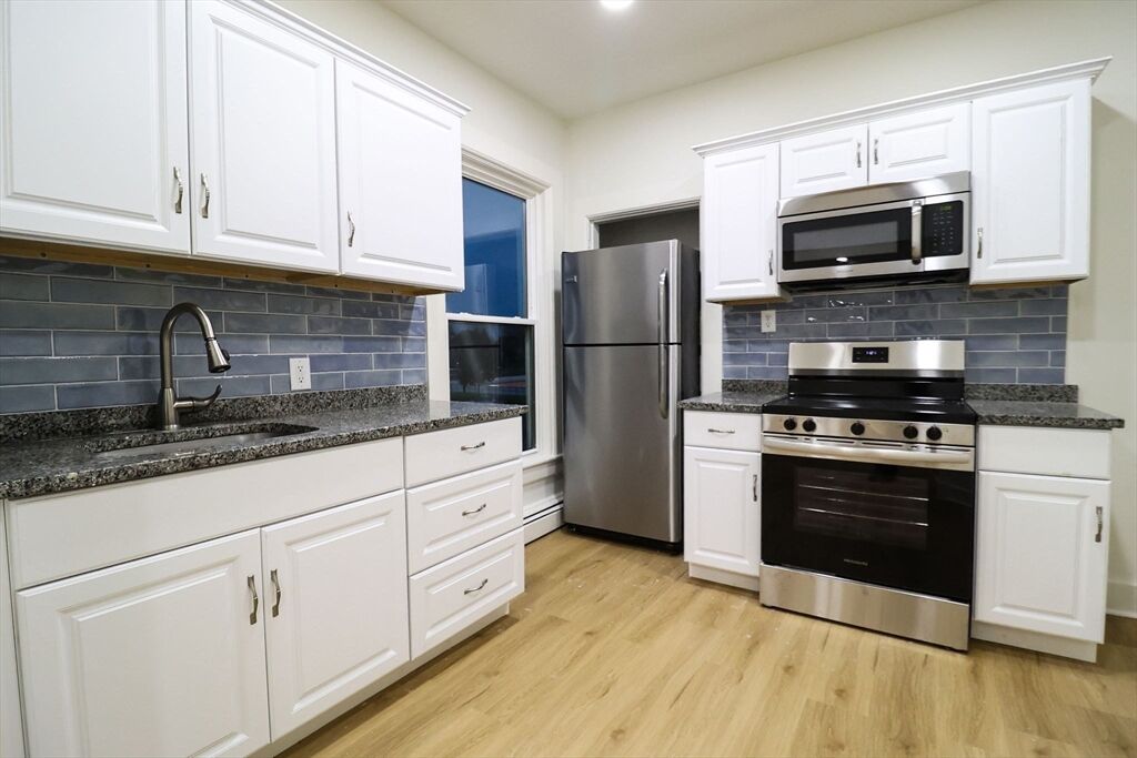 Property Photo: 50 Congress St 4 MA 01757