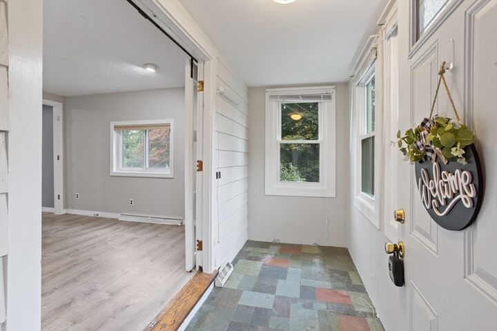 Property Photo:  16 Middlesex Street 4  MA 01863 