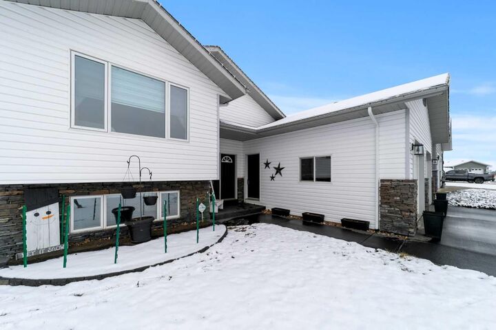 Property Photo:  4718 47A Avenue  AB T0B 2L0 