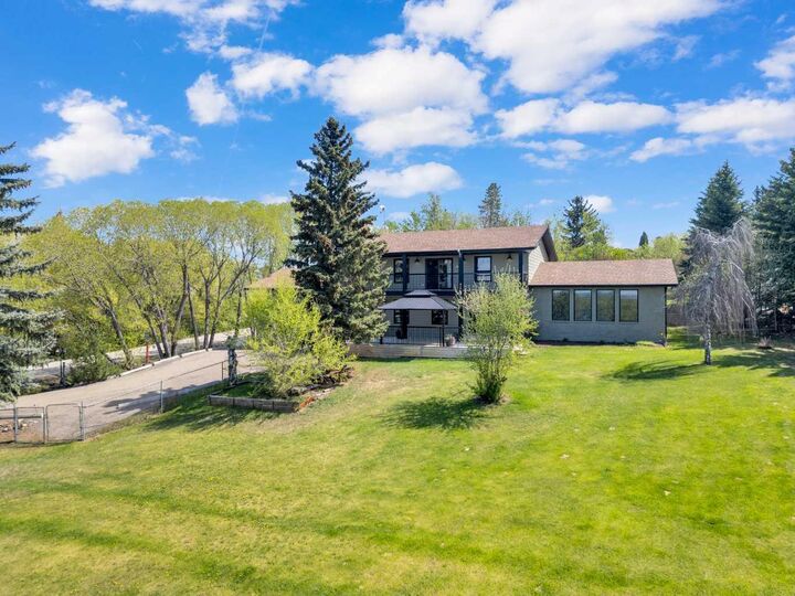 Property Photo:  37535 Range Road 265 53  AB T4E 1A7 