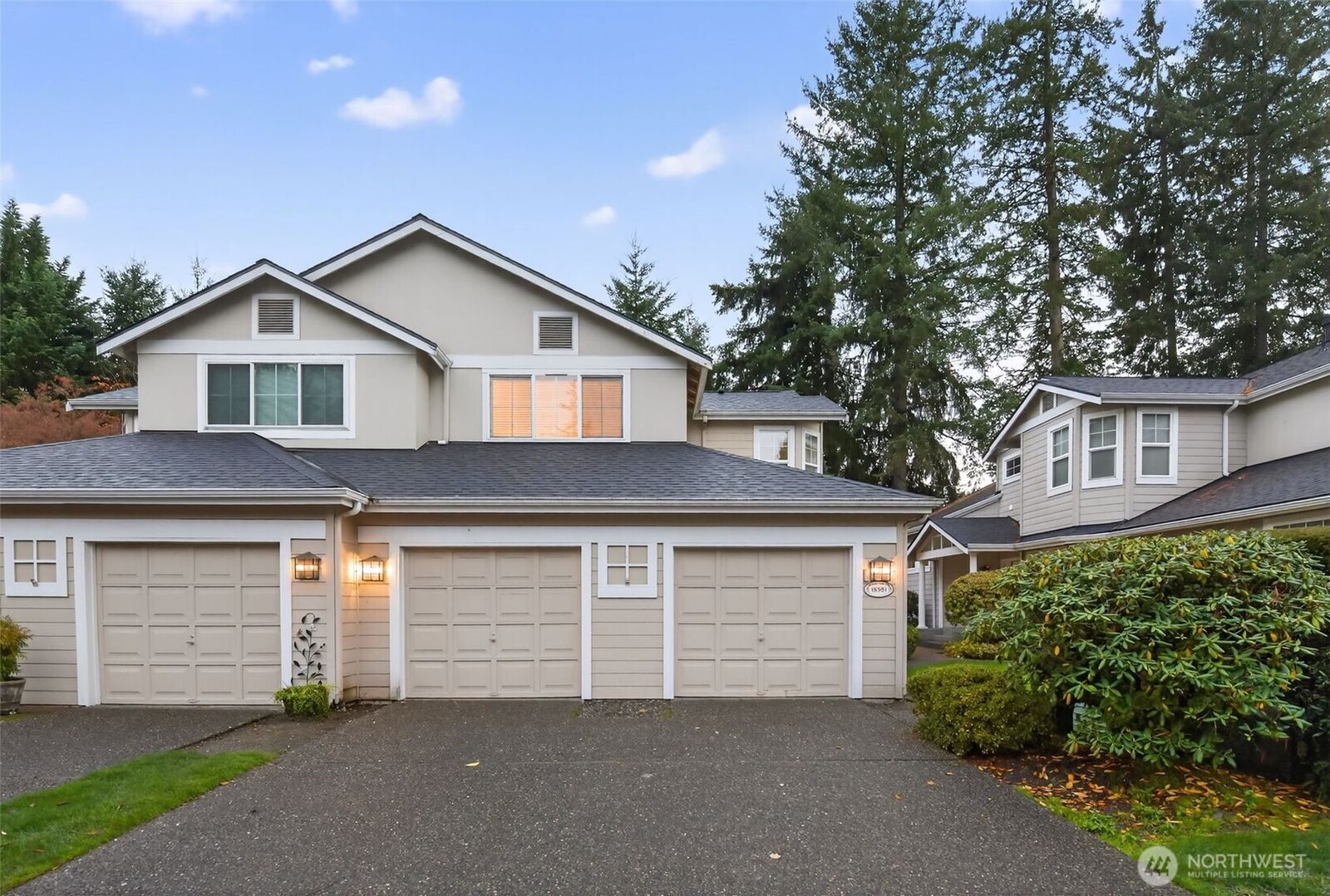 Property Photo: 18391 NE 97th Court WA 98052