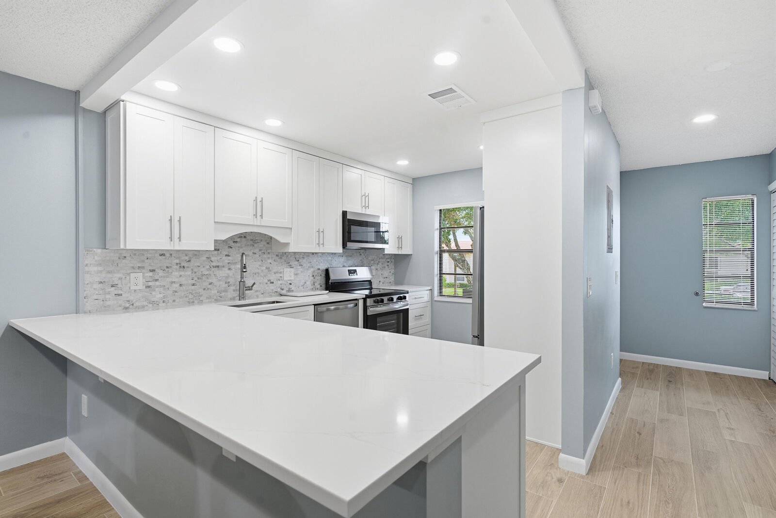 Property Photo:  9292 Vista Del Lago D  FL 33428 