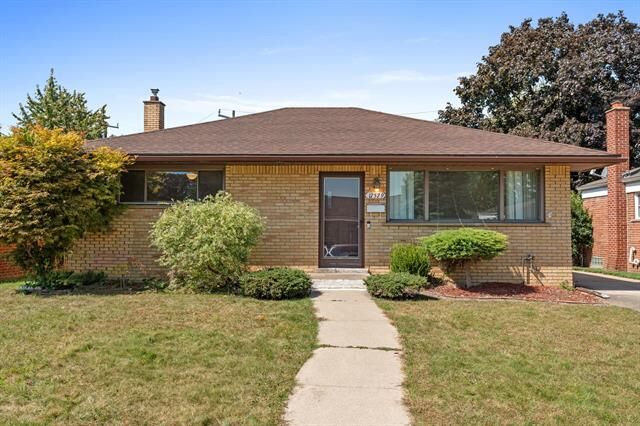 Property Photo: 17579 Park Street MI 48122