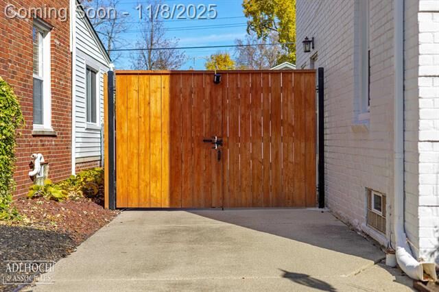 Property Photo: 2158 Lennon Street MI 48236
