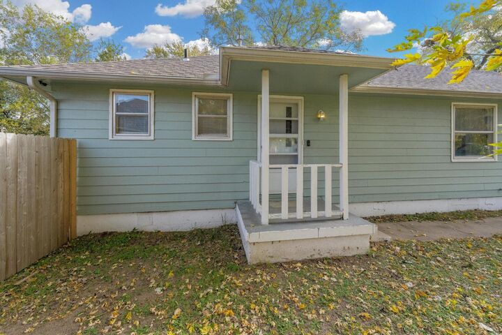 Property Photo:  618 W 36th St N  KS 67204 