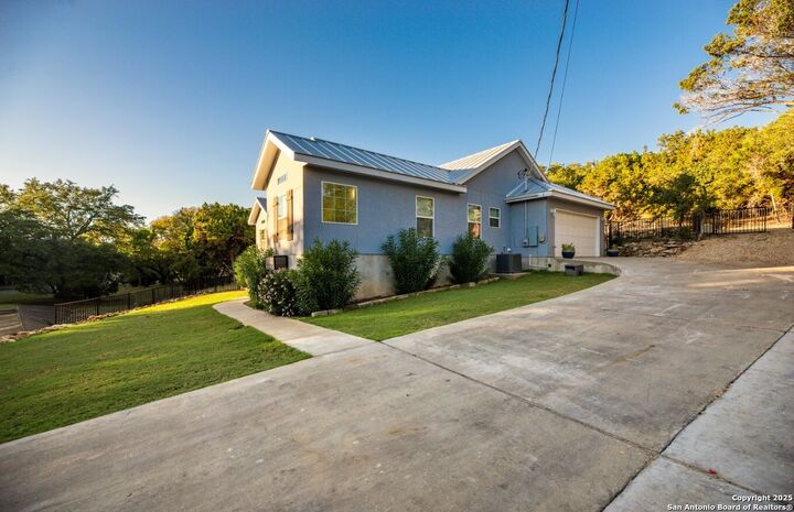 Property Photo: 176 Brooklynn TX 78133