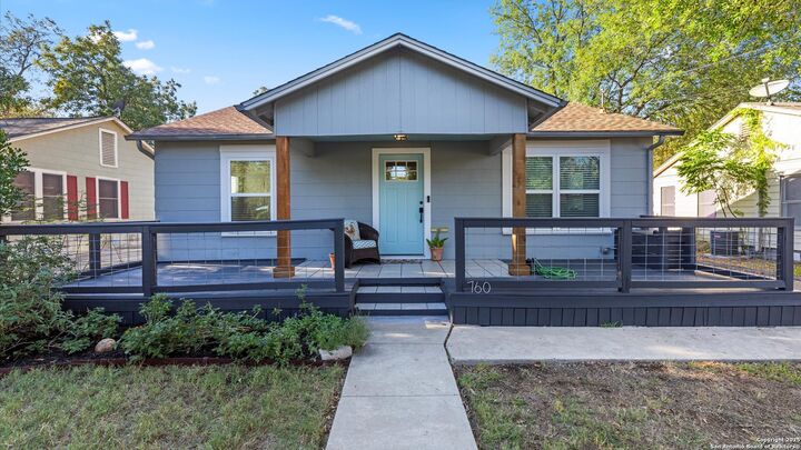 Property Photo:  760 Roosevelt  TX 78130 