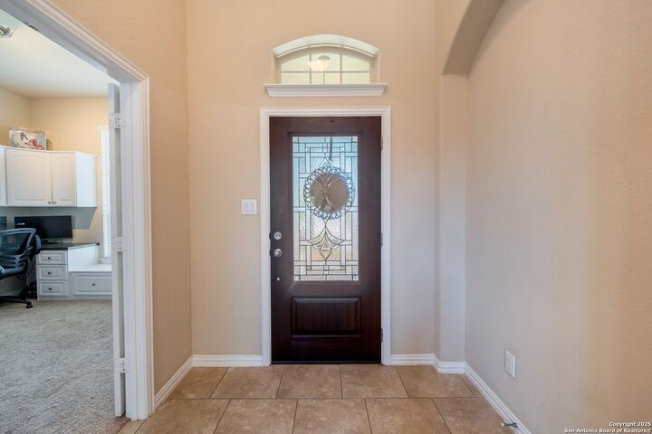 Property Photo:  217 Fernwood Dr  TX 78108 