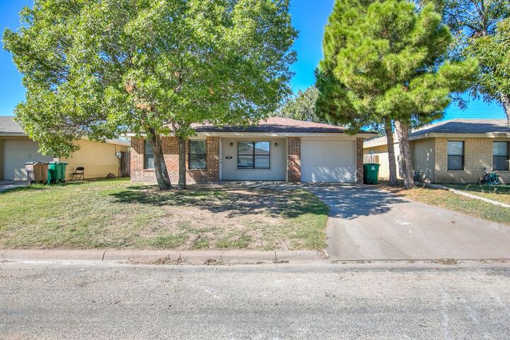 Property Photo: 1427 Gregory Dr TX 76905