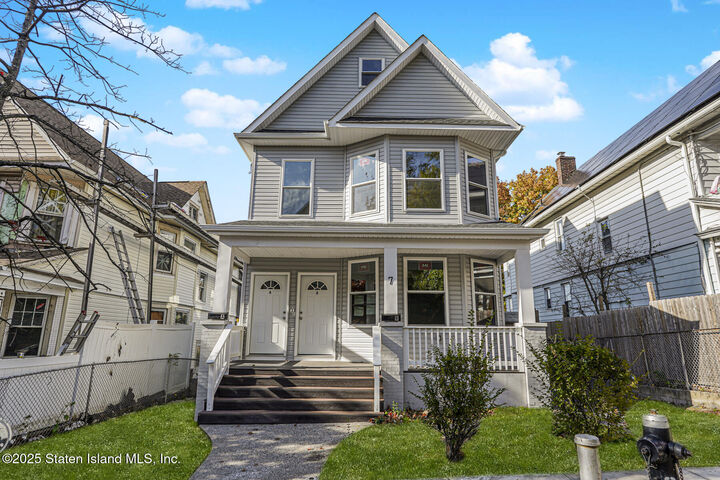 7 Rosewood Place  Staten Island NY 10304 photo