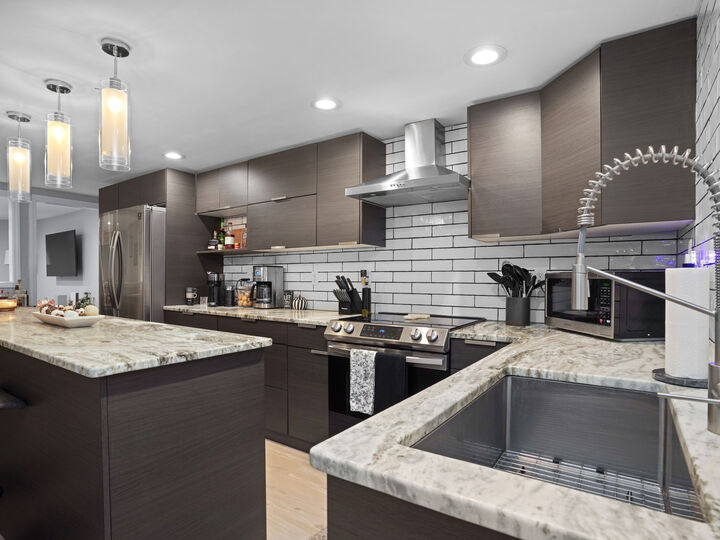 Property Photo:  5 Hundley Court Ll  CT 06902 