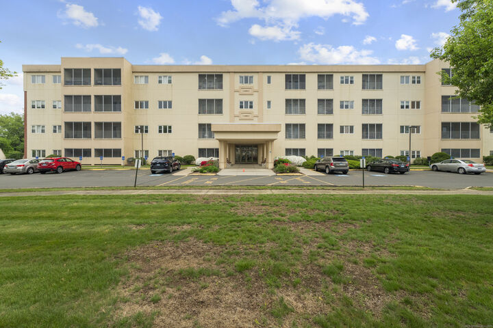 Property Photo:  75 Washington Avenue 2-307  CT 06518 