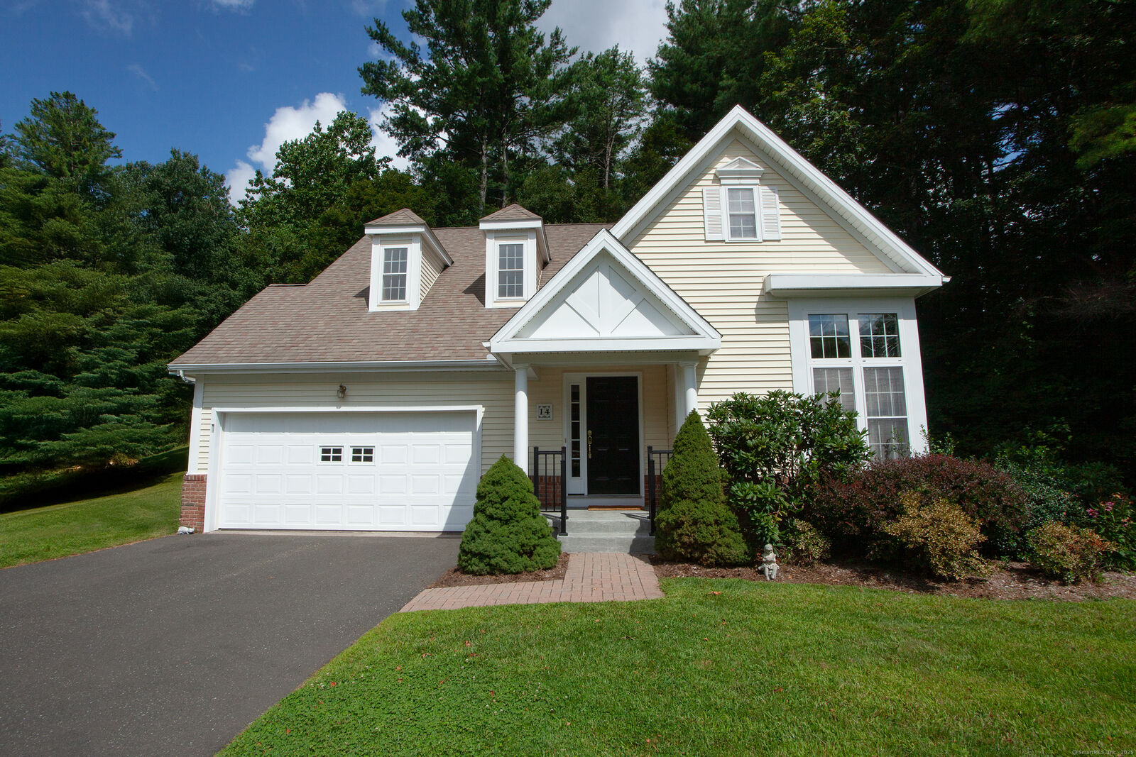 Property Photo:  14 Brettonwood Drive  CT 06070 