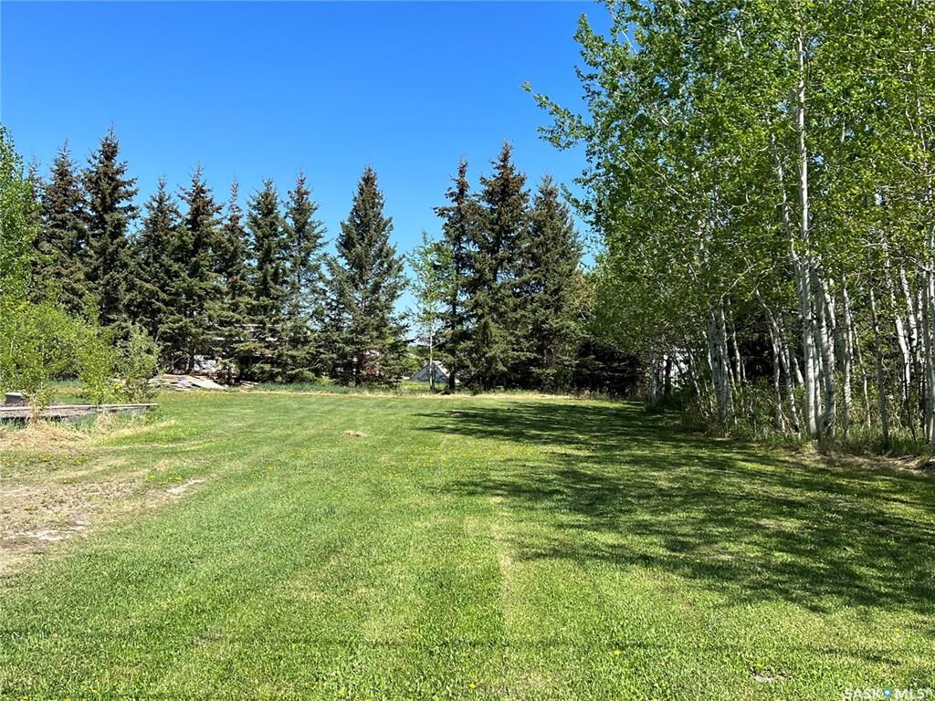 Property Photo:  707 4th Avenue E  SK S9X 1J1 