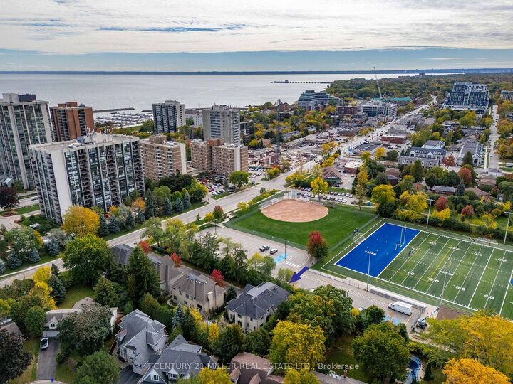 Photo de la propriété:  108 Livno Common  ON L6L 1H1 