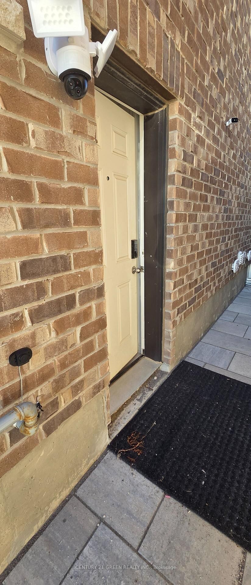 Property Photo:  560 Boyd Lane Bsmt  ON L9E 1W6 