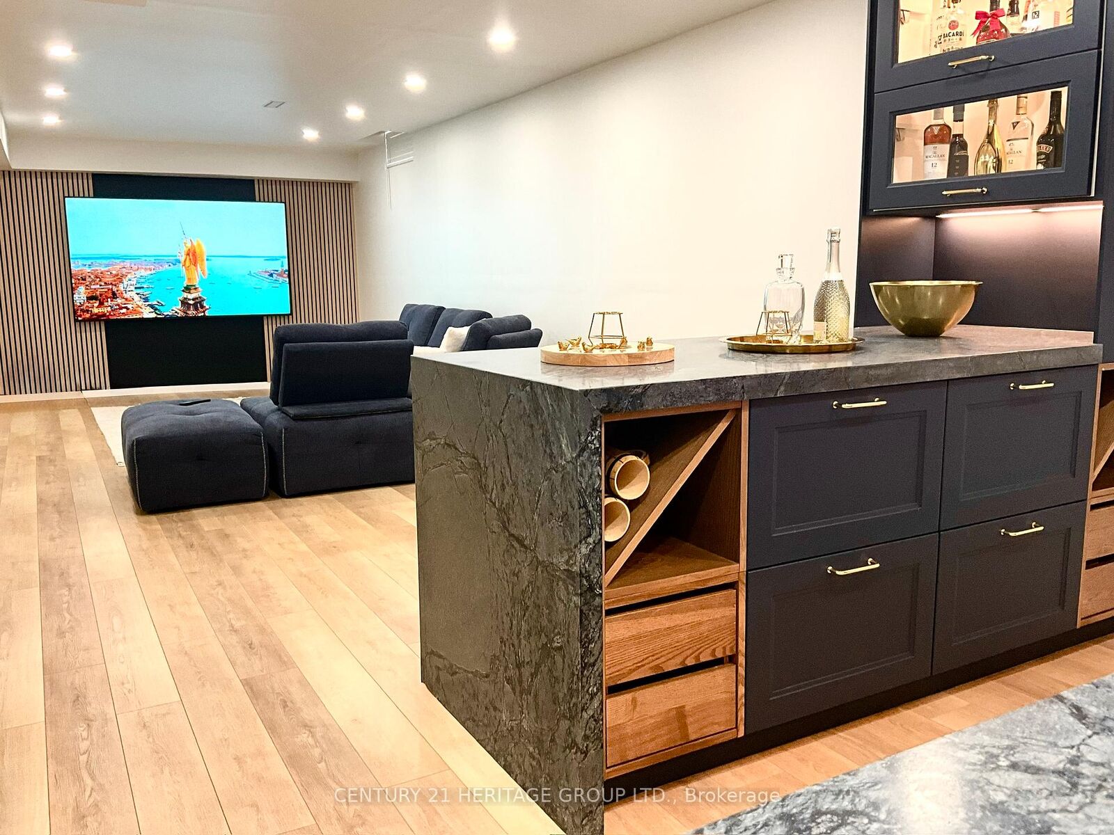 Photo de la propriété: 40 Linda Margaret Crescent Bsmt ON L4S 2B6