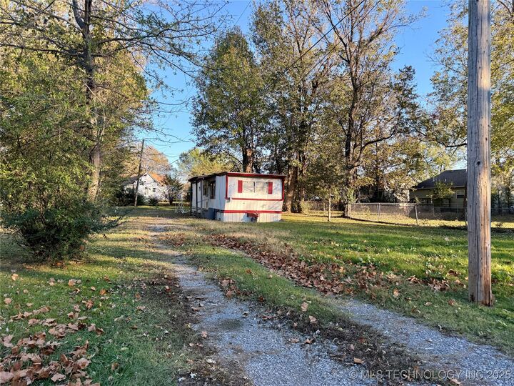 Property Photo: 905 S Garfield Ave Avenue OK 74467