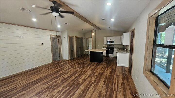 Property Photo:  674 Pine Meadow Lane  OK 74728 