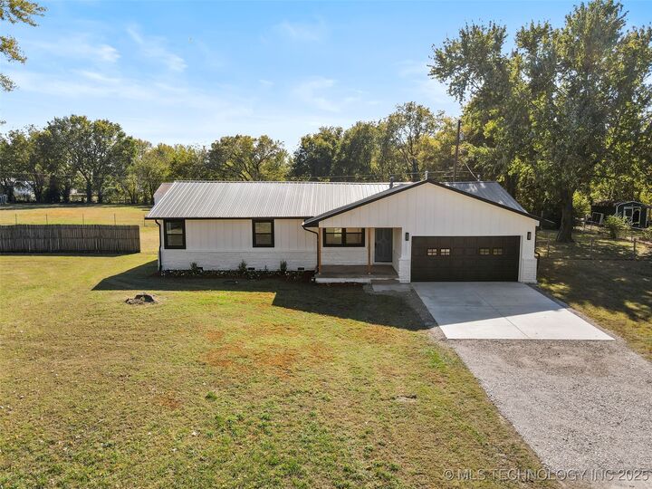 Property Photo:  2021 Archdale Drive  OK 74014 