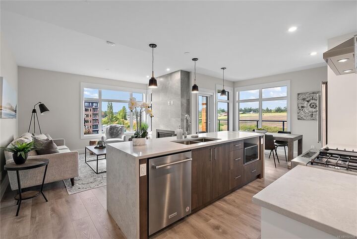 Property Photo:  2520 Hackett Cres 108  BC V8M 0B9 