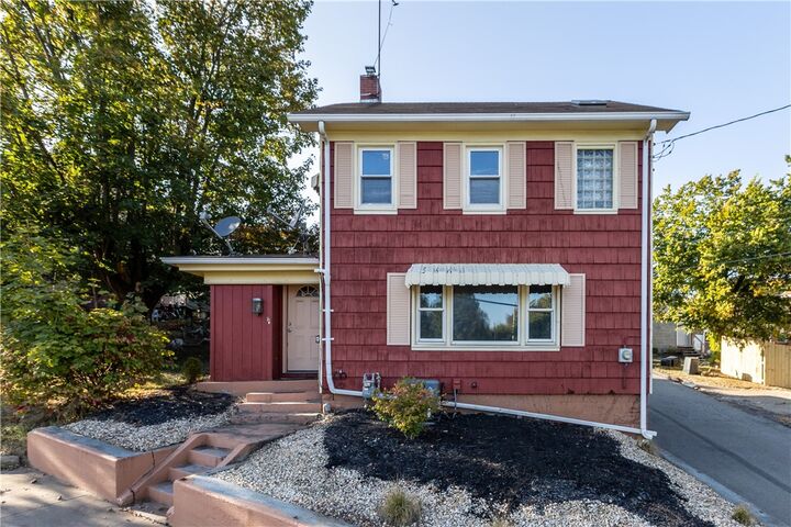 Property Photo:  710 5th St  PA 15022 