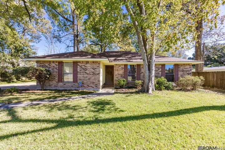 Property Photo: 4855 Bricklin Dr LA 70809