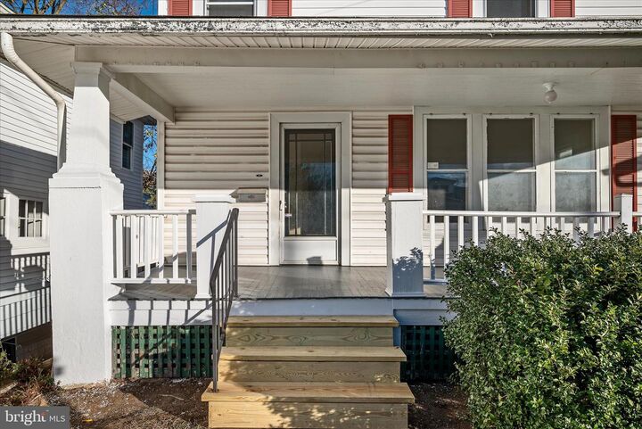 Property Photo:  1006 S Cameron Street  VA 22601 