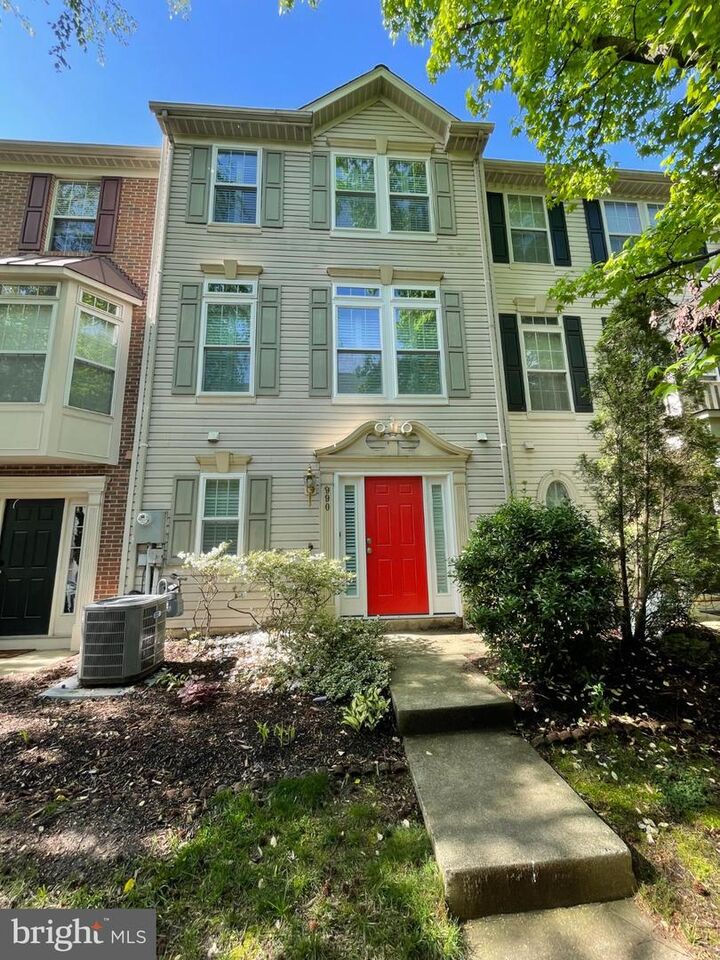 990 Harrison Circle  Alexandria VA 22304 photo