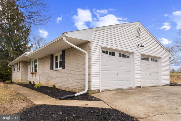 Property Photo: 262 Kathy Court PA 17091