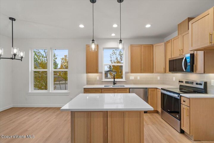 Property Photo: 335 E Grosbeak Ave ID 83835