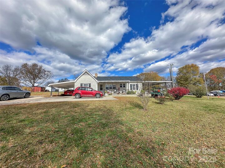 Property Photo:  2612 W Dixon Boulevard  NC 28152 