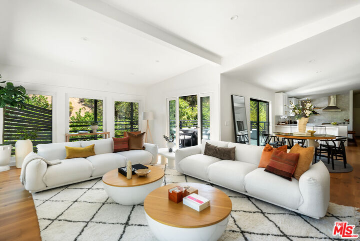 Property Photo:  3375 Coldwater Canyon Ave  CA 91604 