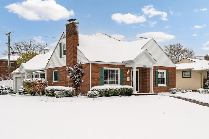 Property Photo: 3106 Somerford Road OH 43221