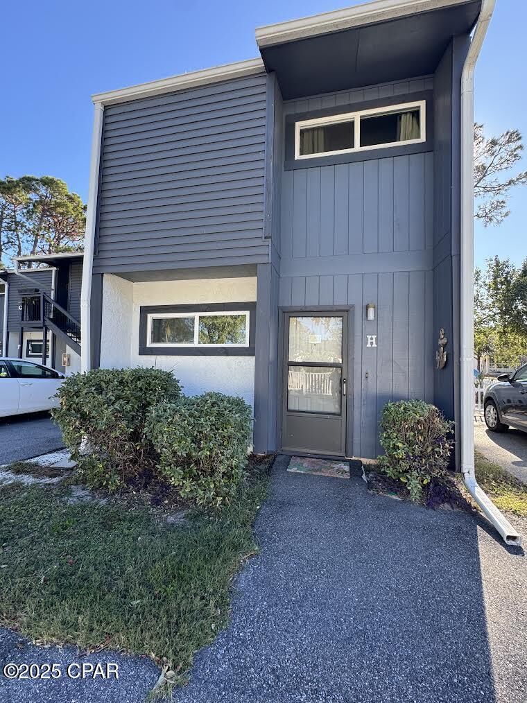 Property Photo:  7125 N Lagoon Drive H  FL 32408 