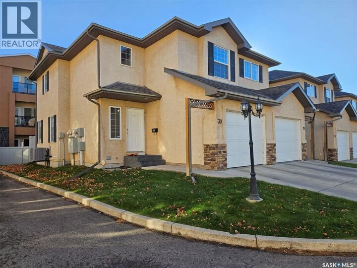 Property Photo:  30 118 Pawlychenko Lane  SK S7V 1J9 