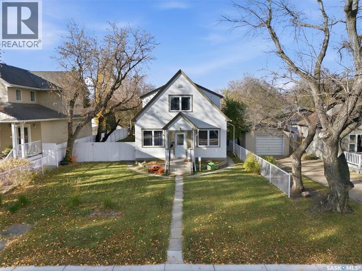 Property Photo: 1413 Alexandra Avenue SK S7K 3B8