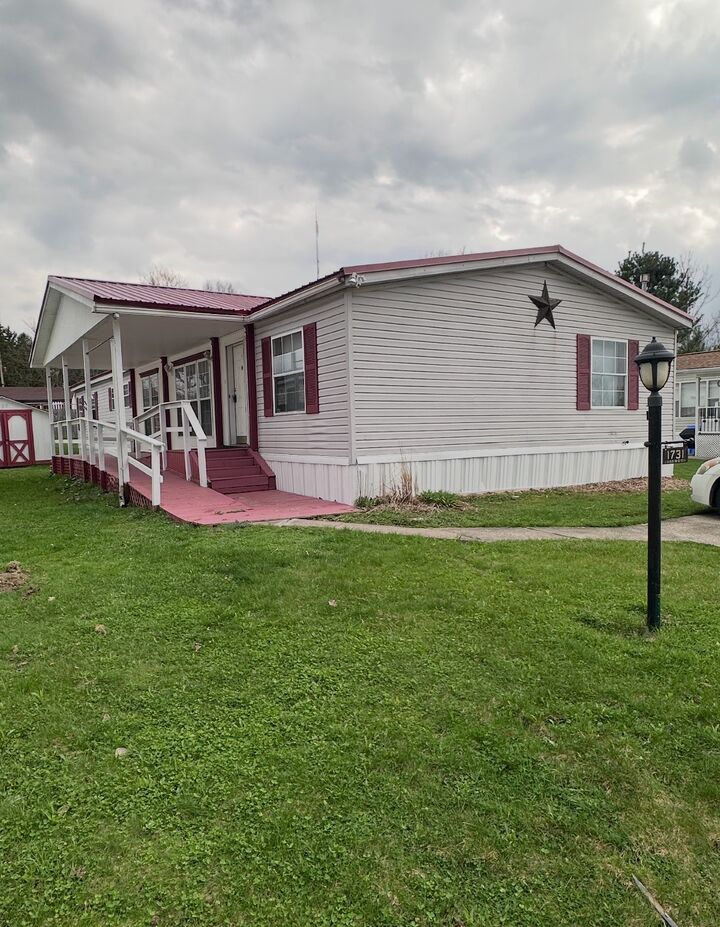 Property Photo: 1731 Edgewood Drive PA 16509