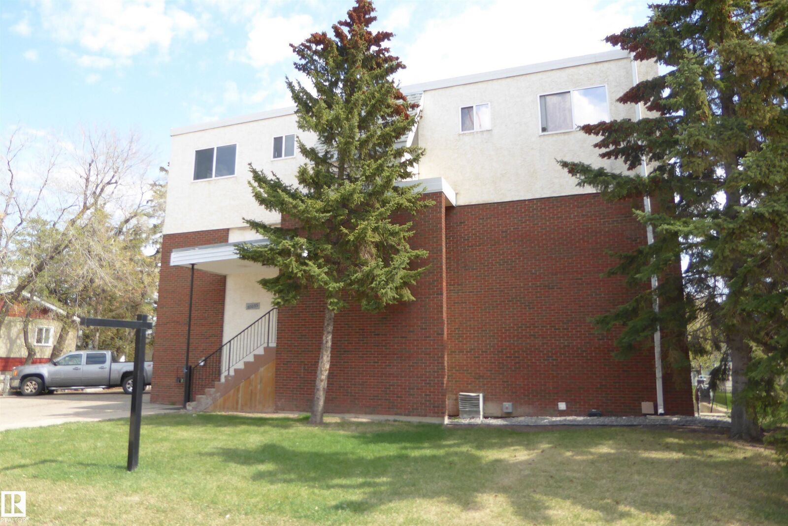 Property Photo:  10035 155 Street NW 4  AB T5P 2L4 