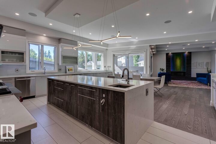 Property Photo:  14643 92A Avenue NW  AB T5R 5E5 